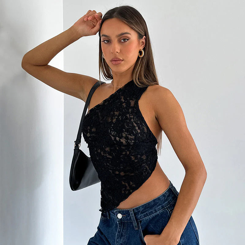 THE ESSENTIAL LACE TOP